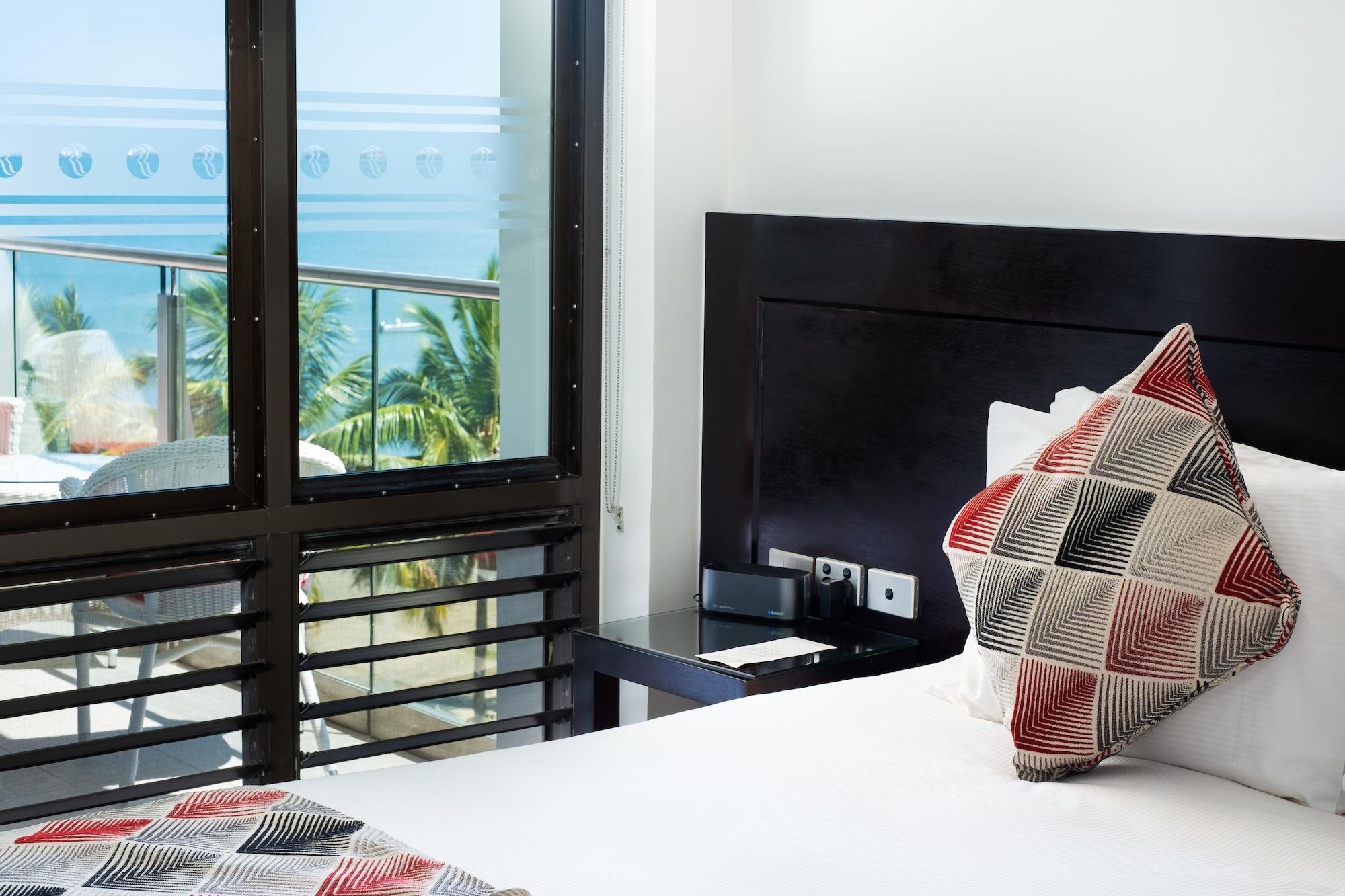 Ramada Suites By Wyndham Wailoaloa Beach Fiji Nadi Exterior foto