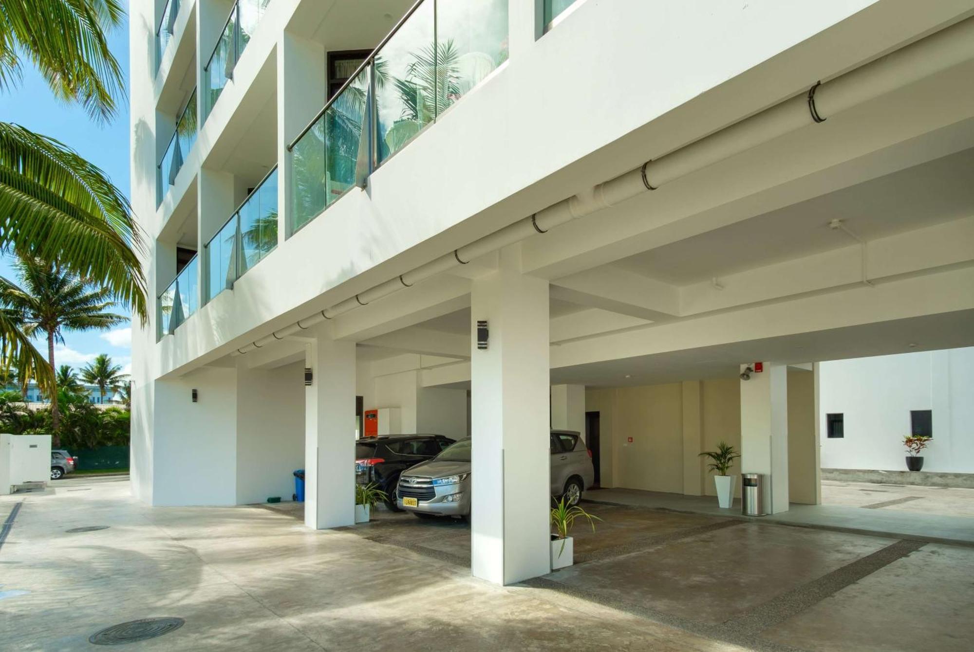 Ramada Suites By Wyndham Wailoaloa Beach Fiji Nadi Exterior foto