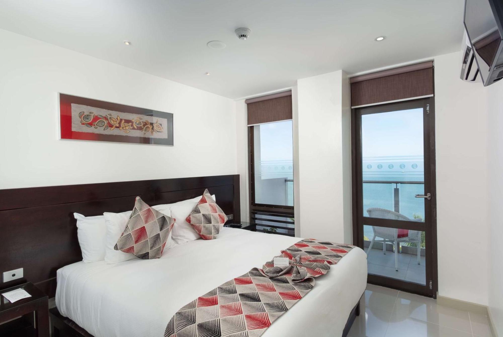 Ramada Suites By Wyndham Wailoaloa Beach Fiji Nadi Exterior foto