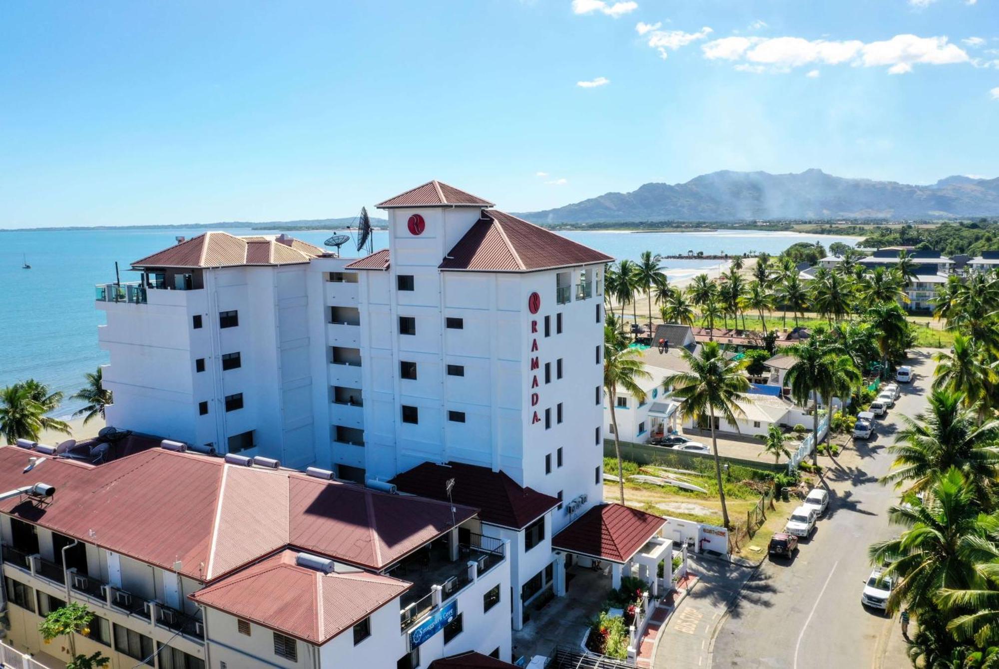 Ramada Suites By Wyndham Wailoaloa Beach Fiji Nadi Exterior foto