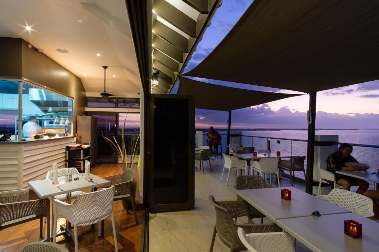 Ramada Suites By Wyndham Wailoaloa Beach Fiji Nadi Exterior foto
